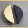 ⁦ידית חצי עיגול מודרני לארונות בגוון זהב מט מידות לבחירה⁩ – תמונה ⁦4⁩