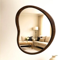 מראה אמורפית מסגרת עץ כהה 3 מידות לבחירה